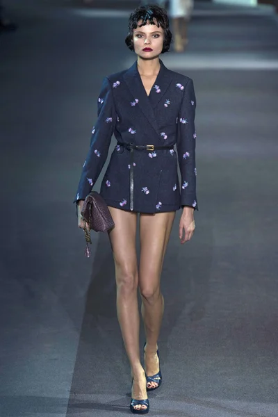 Look 12